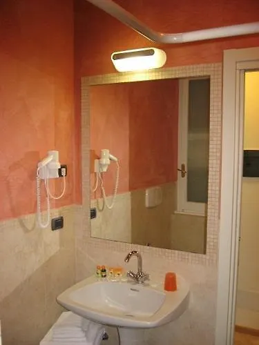 ***  Hotel Da Oe Vittorio Srl Recco Italien