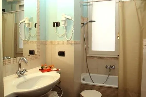 Da Oe Vittorio Srl Hotel Recco